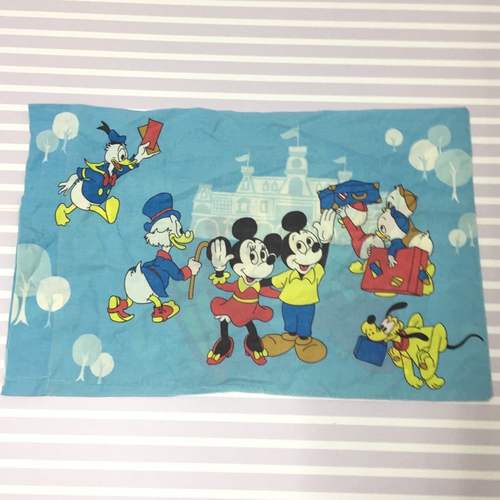 Set of 2 Vintage DISNEY Pillowcases Disneyland